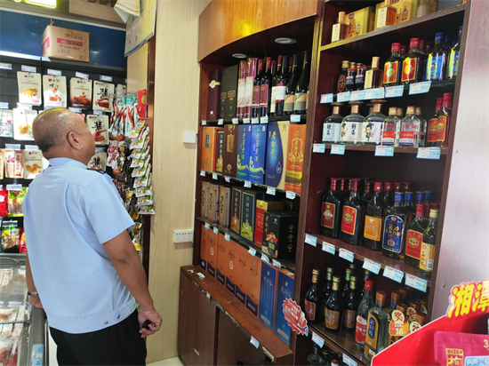 北坡市場(chǎng)監(jiān)督管理所開(kāi)展“特供酒”清源打鏈專項(xiàng)行動(dòng)，凈化酒類經(jīng)營(yíng)環(huán)境