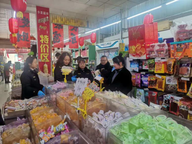 強(qiáng)化監(jiān)管保平安 冕寧縣開(kāi)展節(jié)前酒類市場(chǎng)安全專項(xiàng)檢查